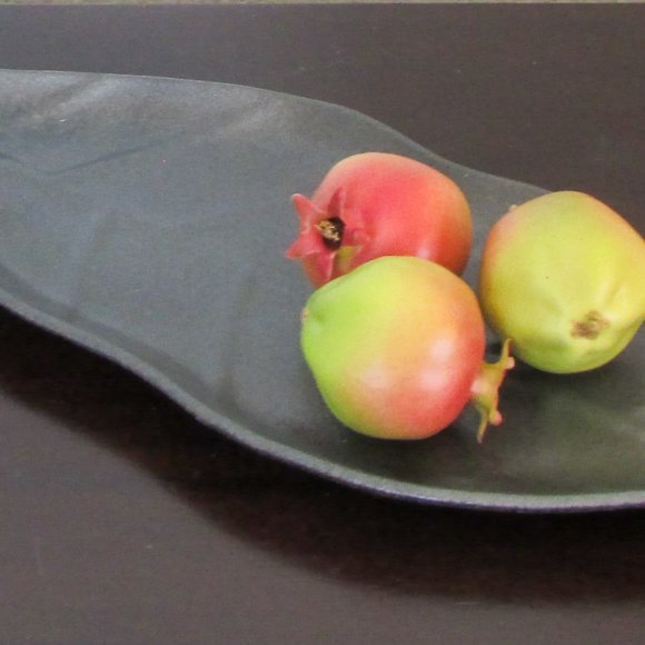 NWT Decorative Dark Bronze Leaf Tray - Picture 2 of 3